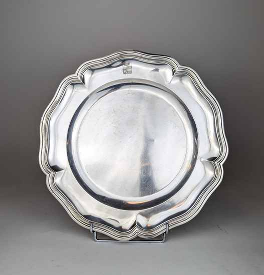 PLAT rond à contour fileté en argent (950)...